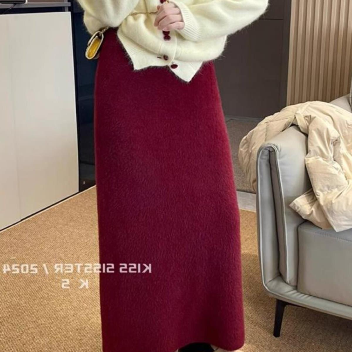 红色针织半身裙女秋冬2024新款加厚小个子软糯羊绒高腰a字直筒裙