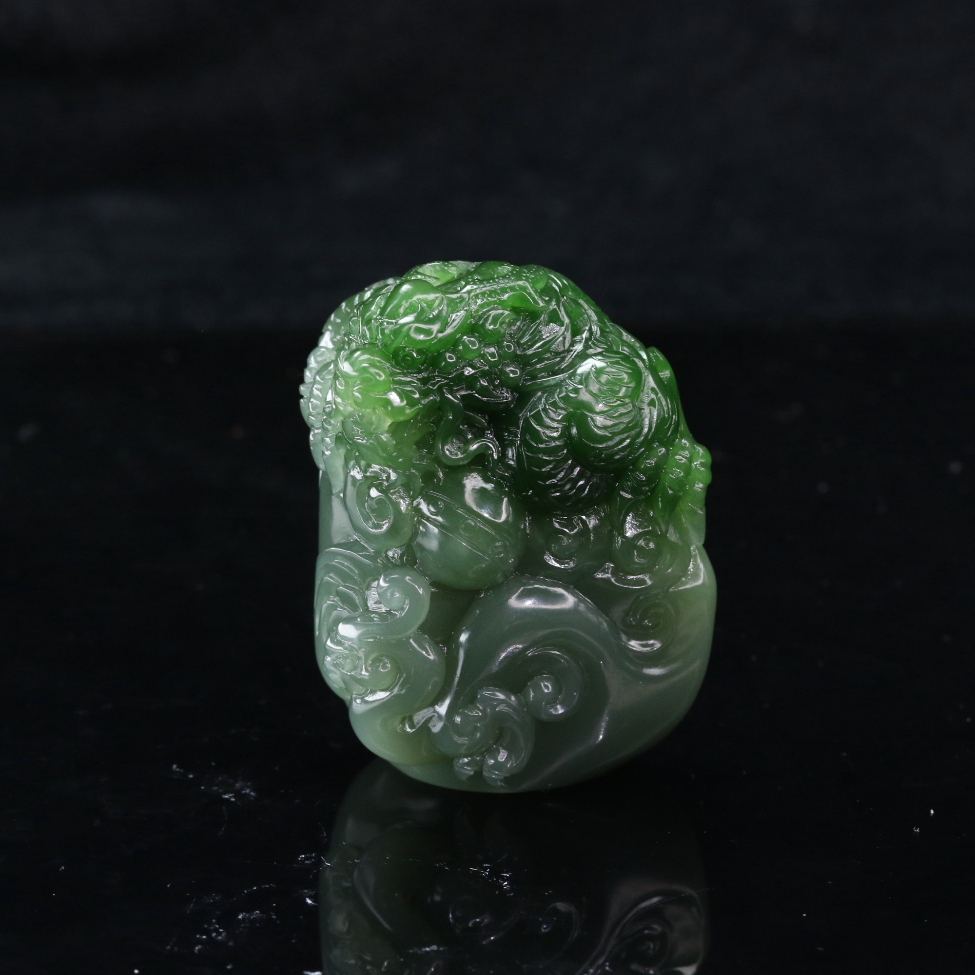 9和田玉碧玉龙牌/101478上海嘉禾拍卖