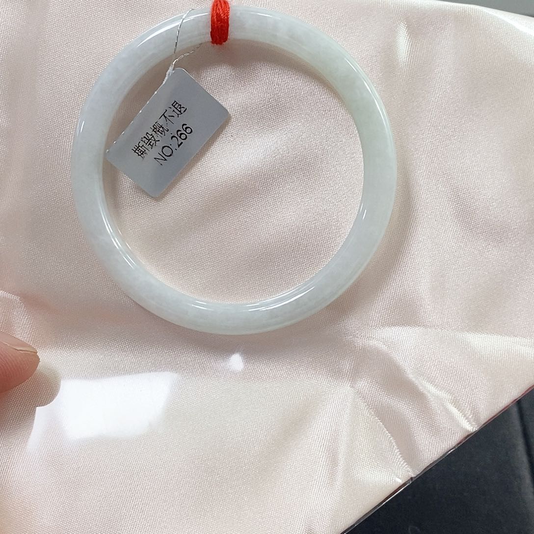 未镶嵌手镯翡翠手镯