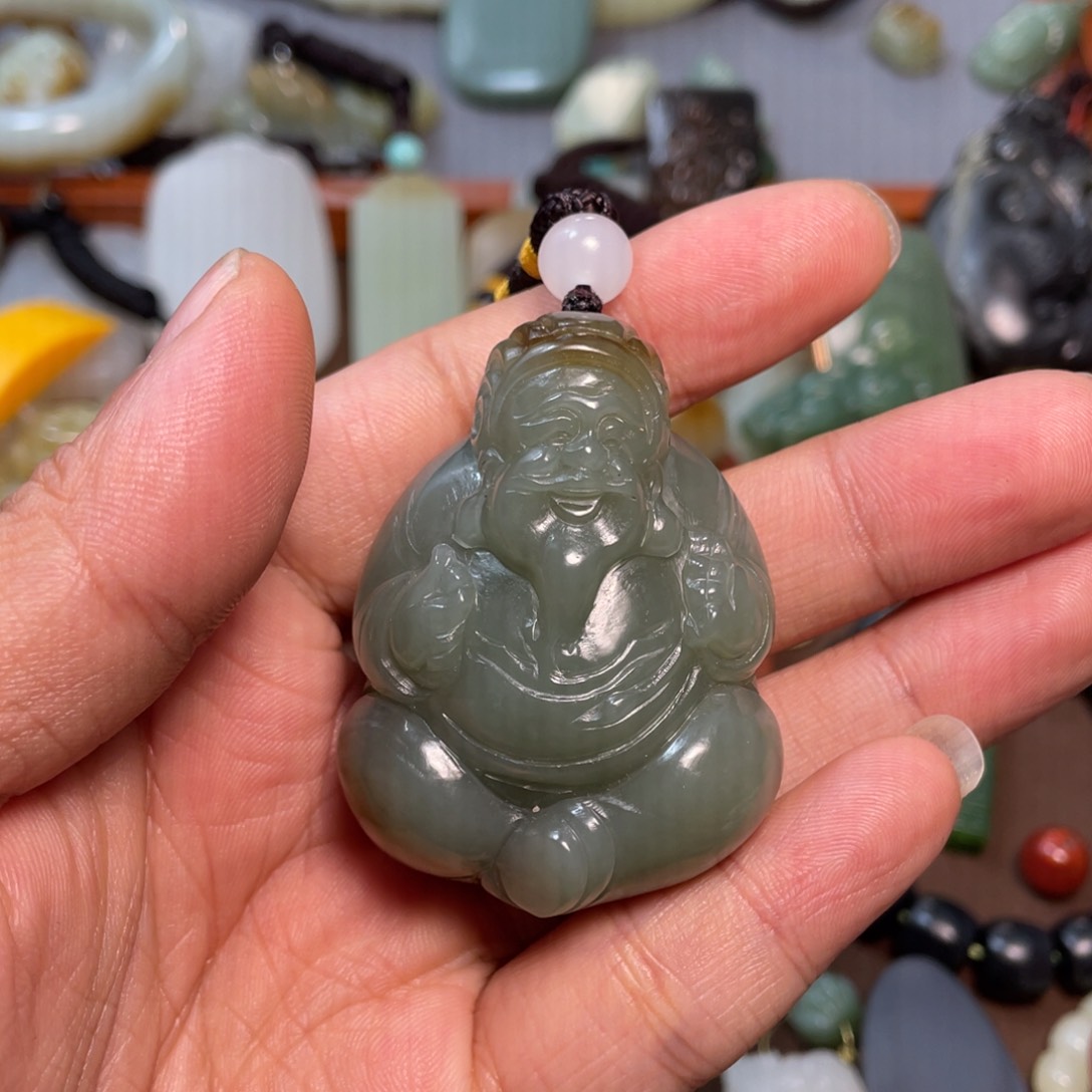 和田玉颈饰未镶嵌自**翔