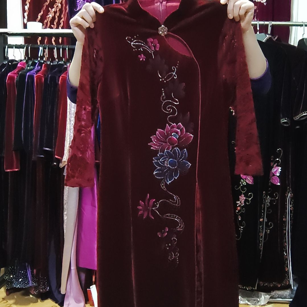 酒红色金丝绒拼接蕾丝袖子微透中长改良旗袍裙l码90-110斤左右