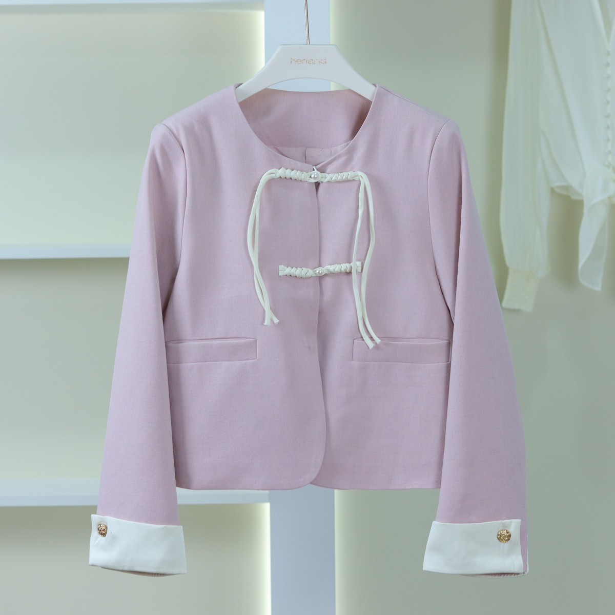 莉推荐 麦迪尚品【子xi】O-764 品牌折扣女装珠珠盘扣新中式外套春