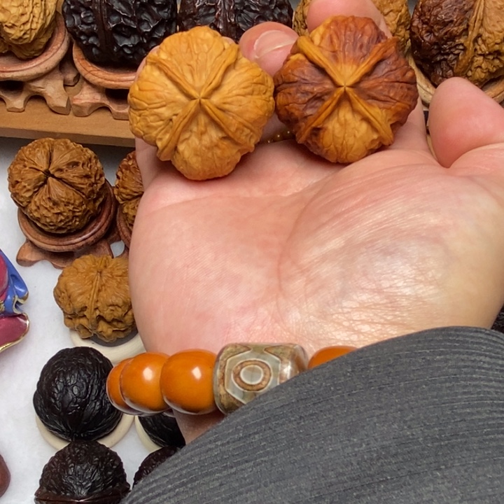 核桃把件白****5花彩阴阳小四棱