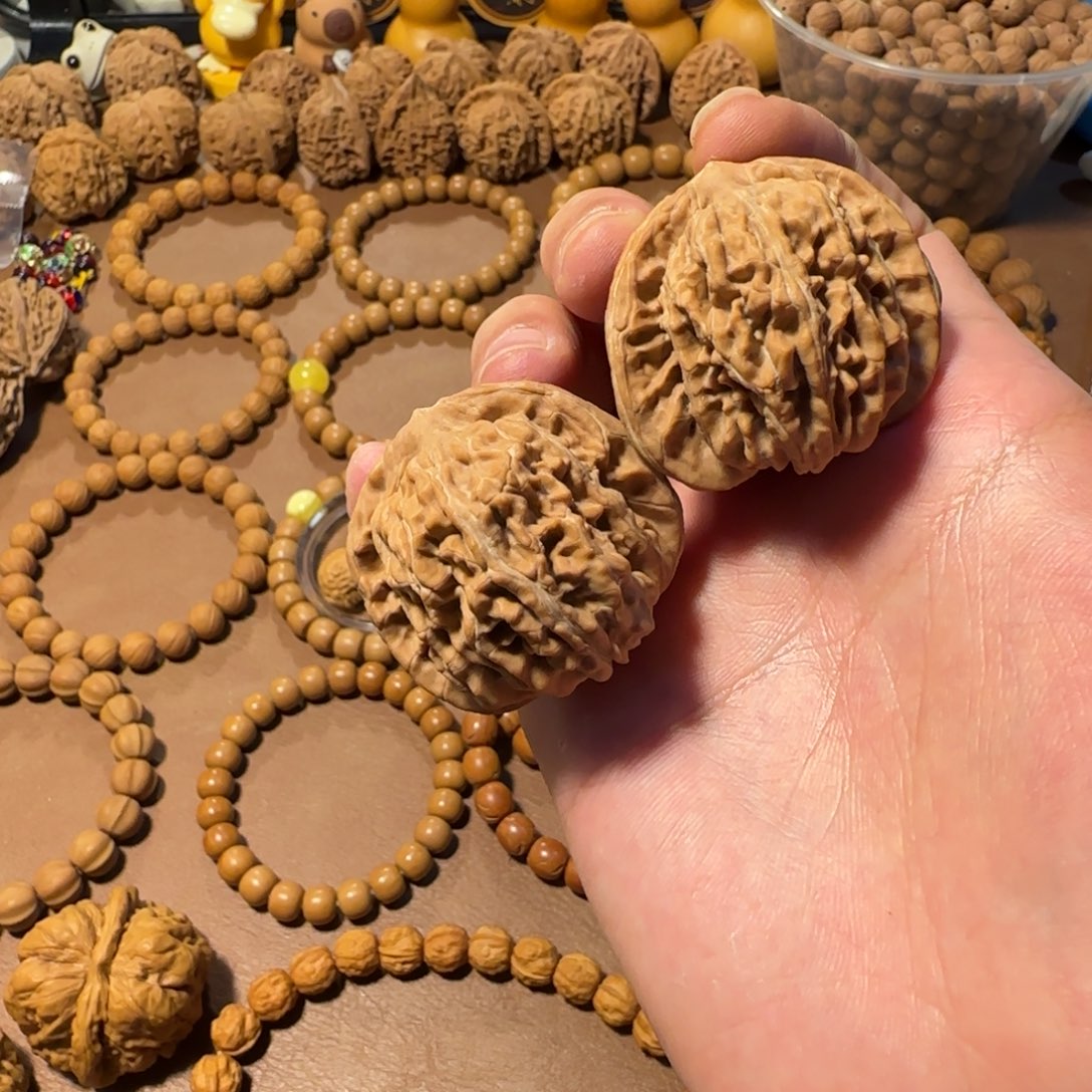 猴头核桃把件四座楼