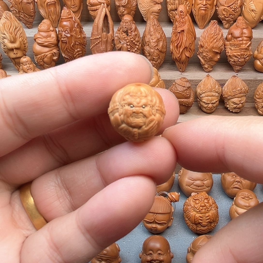 猴头核桃吊坠18黄财神