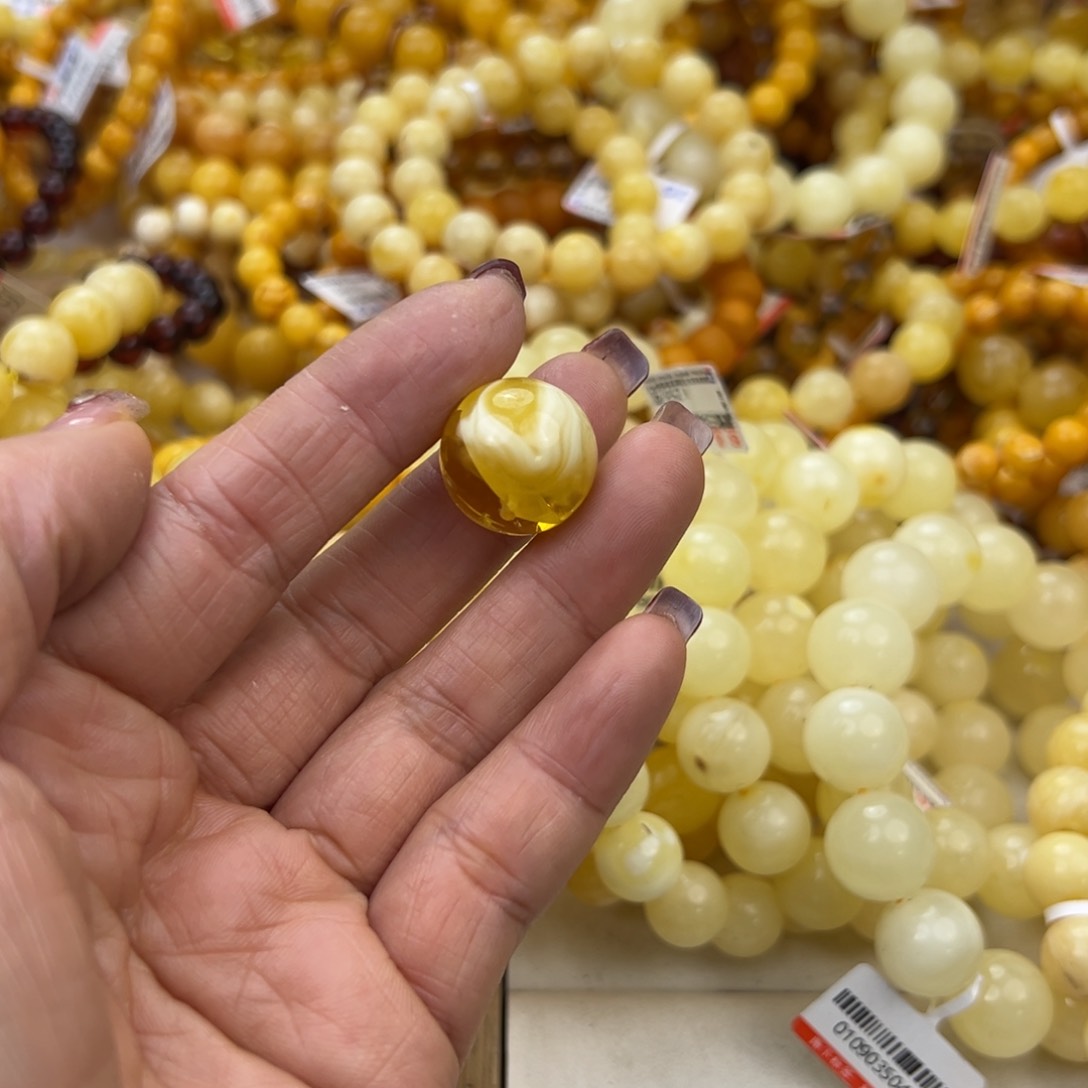 琥珀珠宝奇石未镶嵌