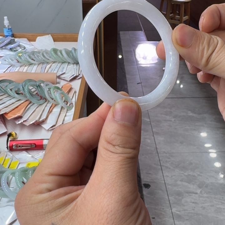 翡翠手镯未镶嵌纯天然缅甸翡翠A货买断