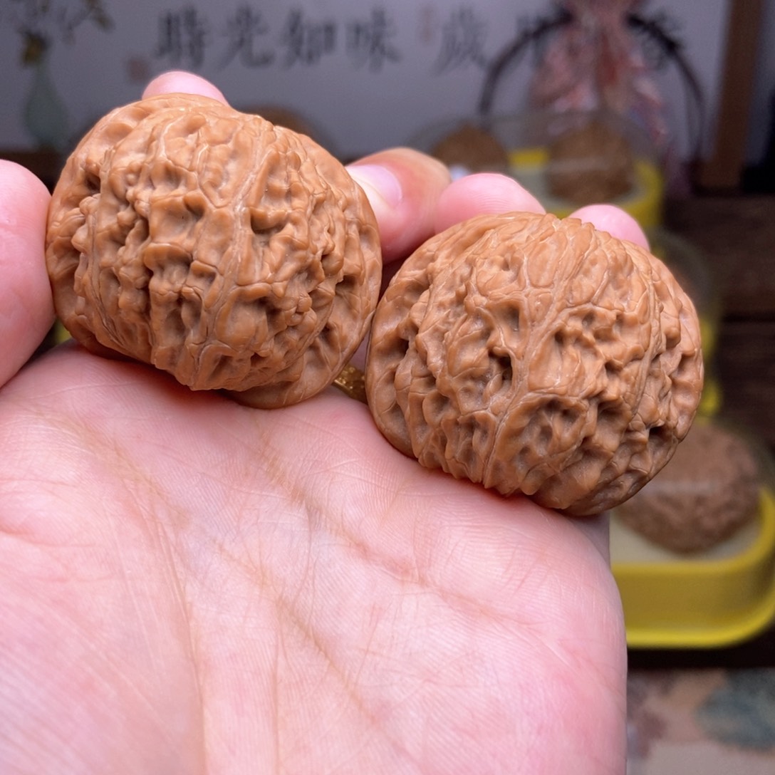 文玩核桃吊坠全品40.5尺磨盘正磨红皮山地开播