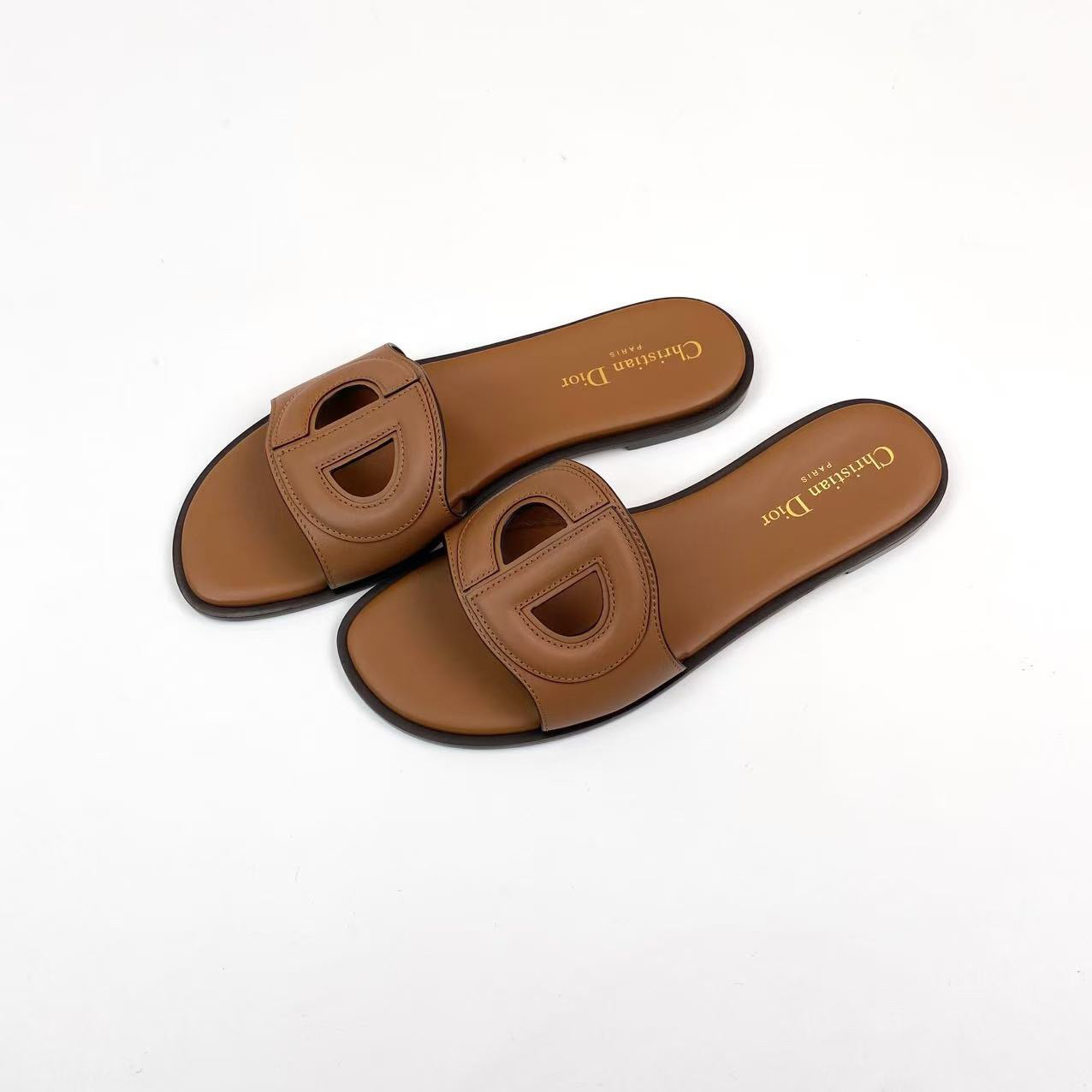 未使用 DIOR/迪奥  aa2517 驼色头层牛皮平底拖鞋 38码