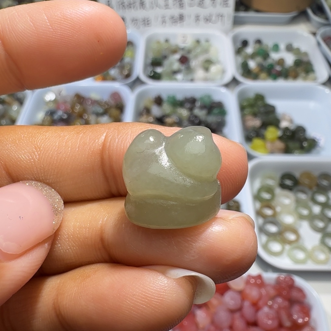 和田玉未镶嵌珠宝奇石