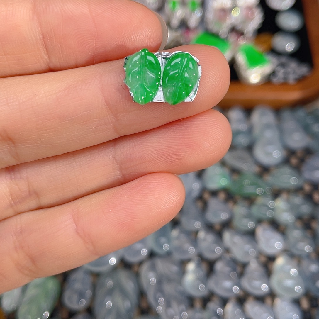 翡翠未镶嵌颈饰天然缅甸A货翡翠