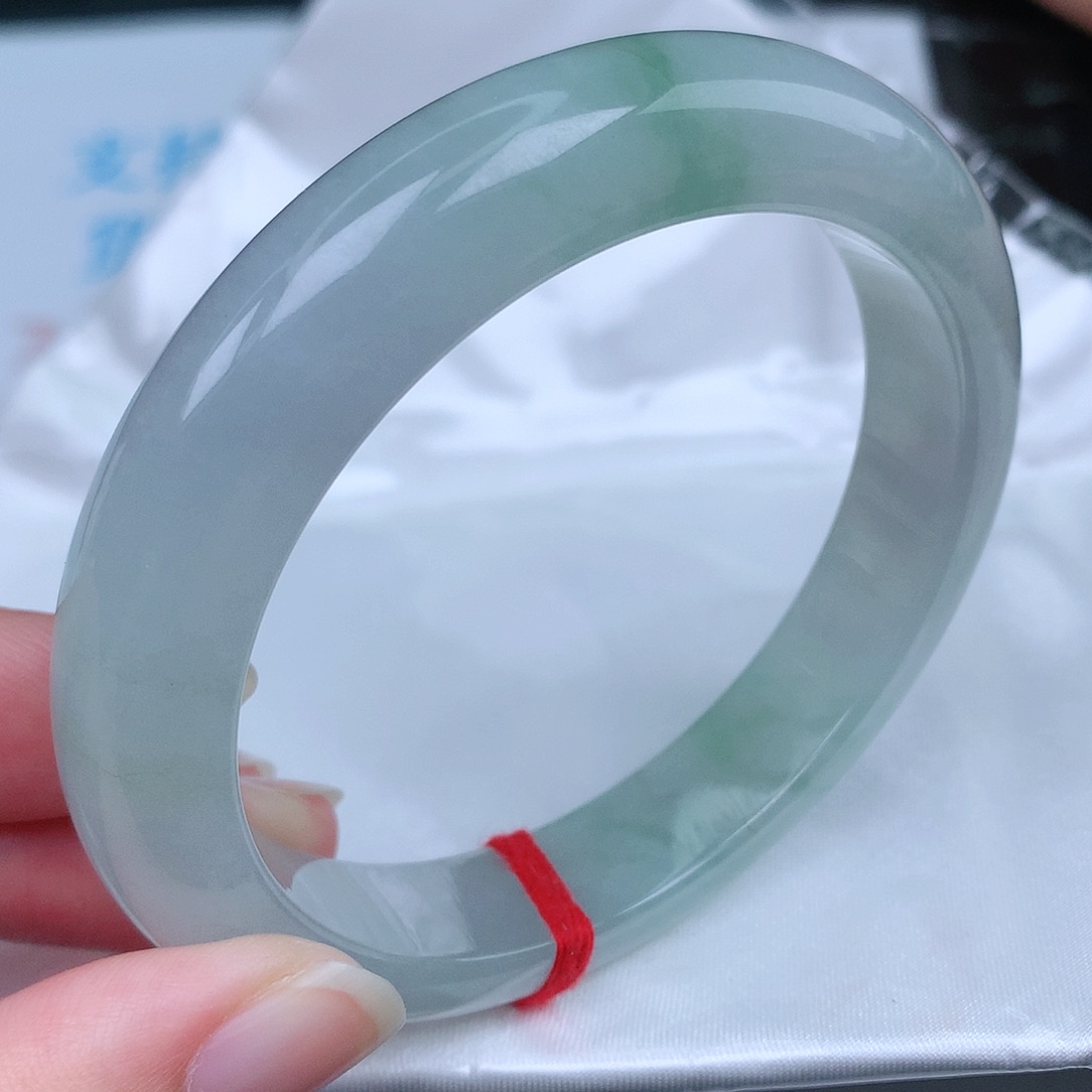 翡翠手镯未镶嵌天然