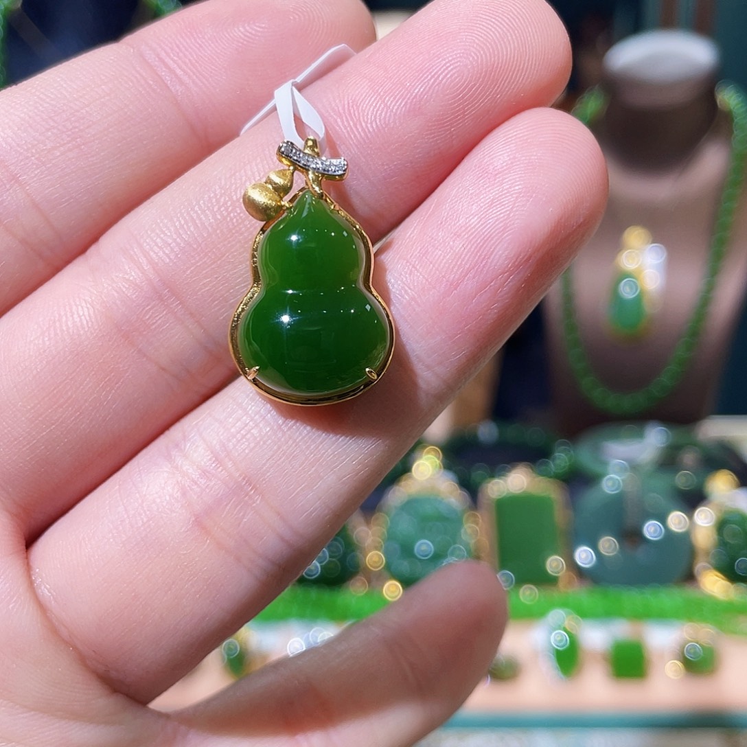 和田玉（碧玉）18K金镶嵌吊坠(不含链)