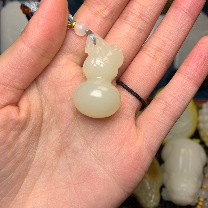 和田玉（糖玉）未镶嵌颈饰