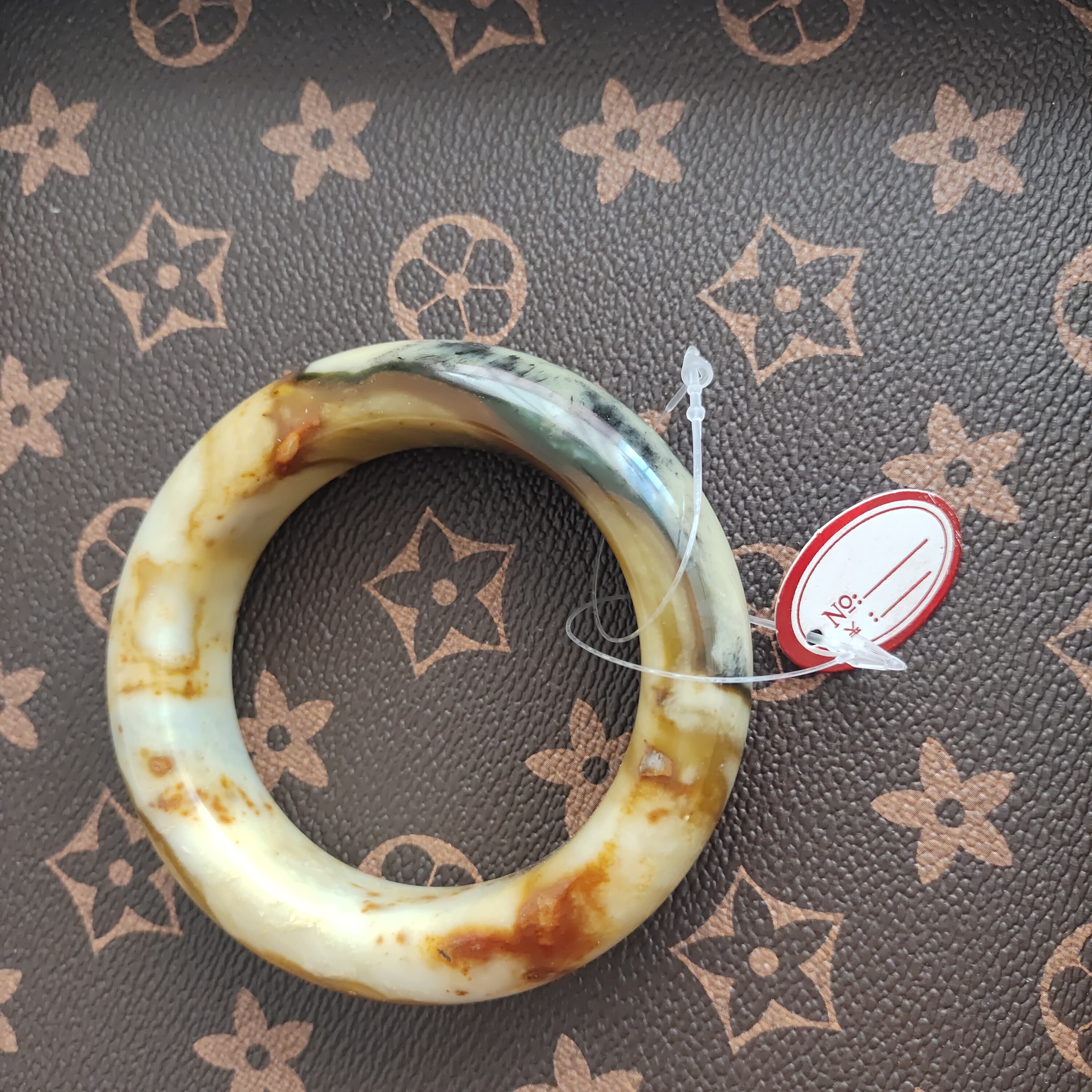 纯天然岫玉原色血管红54.8圈口