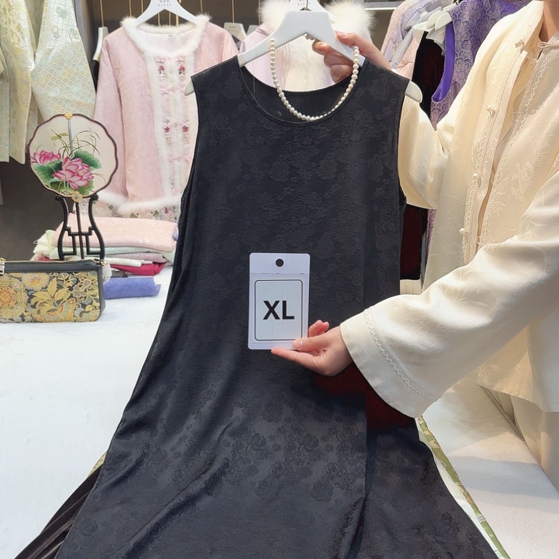 小***呀非遗传承人的精神风貌