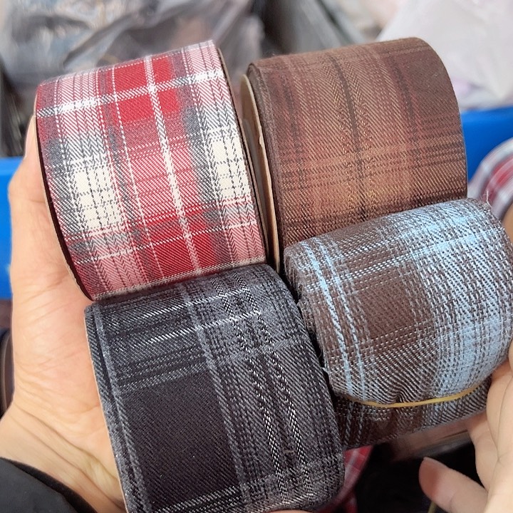 6的毛呢格子4色各10码材料