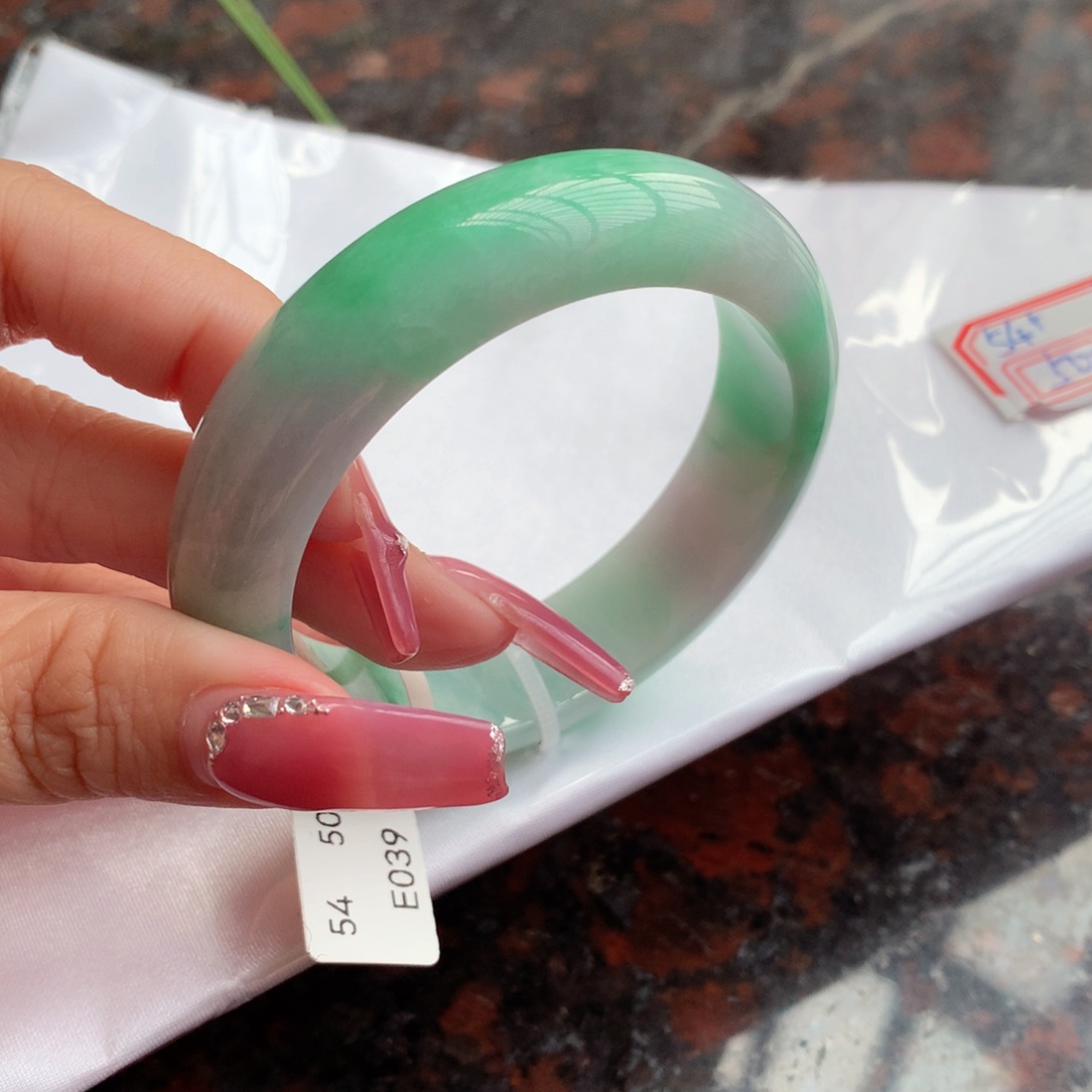 翡翠未镶嵌手镯A****吖宽版春彩