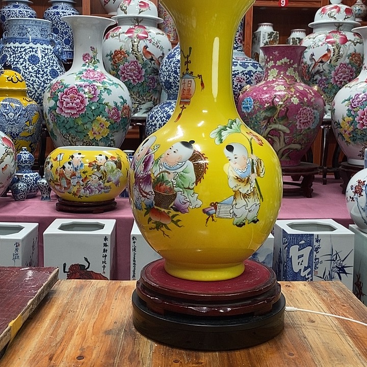 志***门景德镇陶瓷手工手绘花瓶摆件