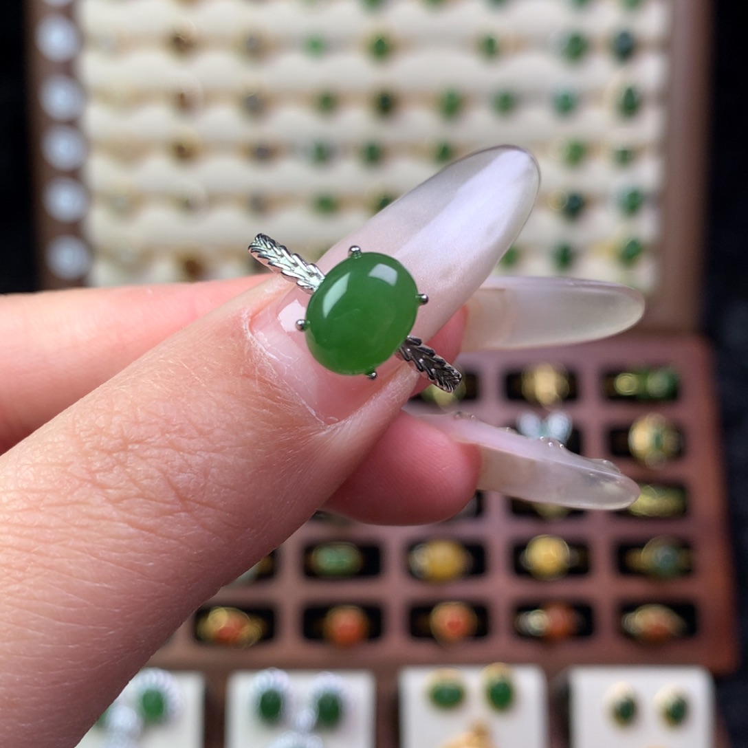 m***o和田玉银S925镶嵌戒指