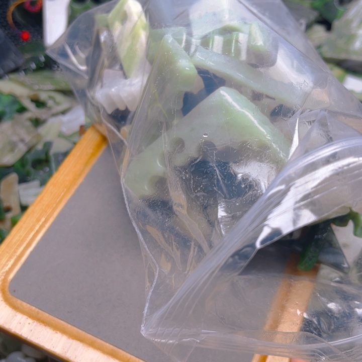 金***）和田玉（糖玉）未镶嵌车挂