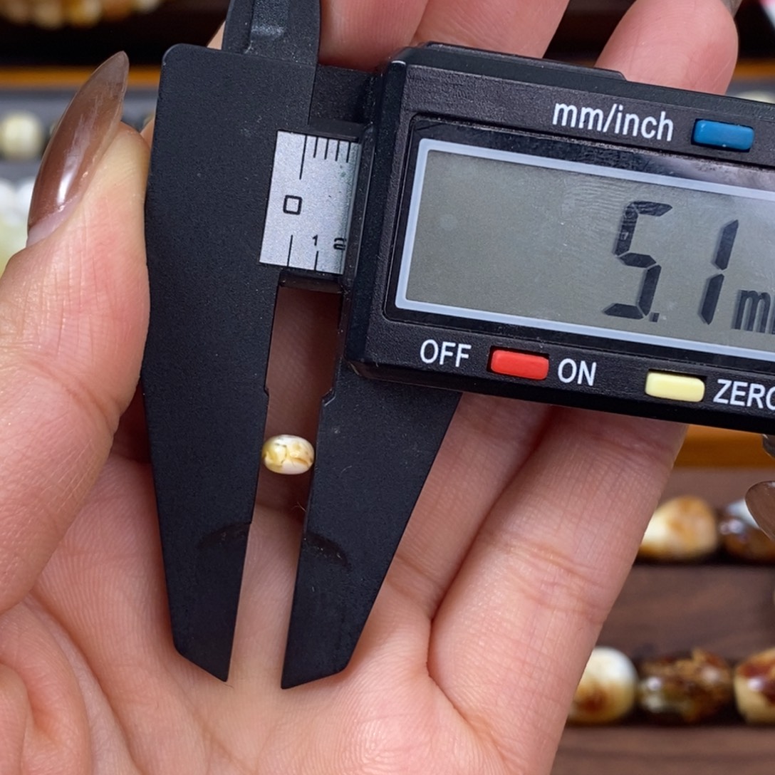 琥珀未镶嵌珠宝奇石琥珀蜜蜡微瑕