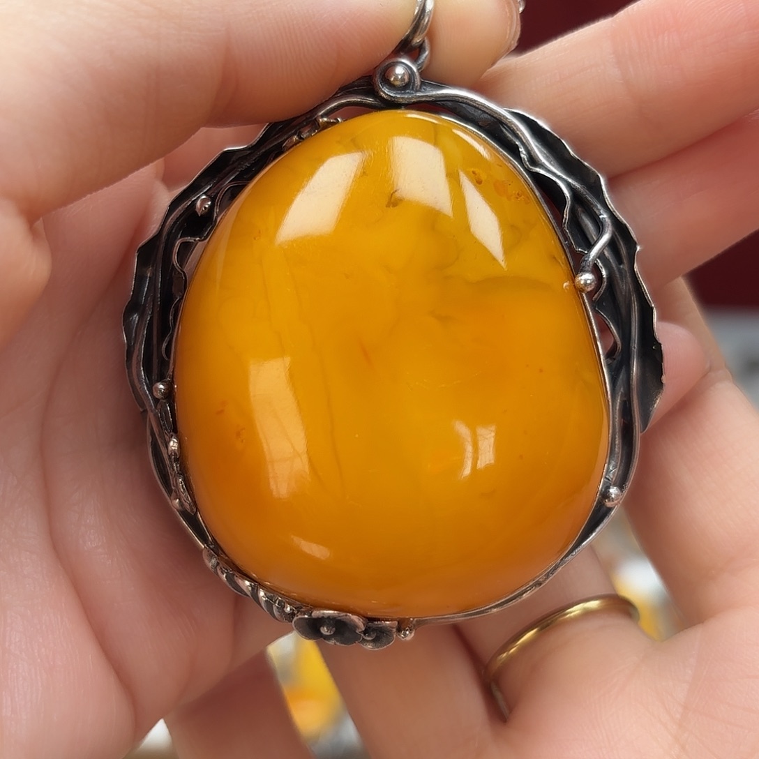 琥珀裸石未镶嵌15吊坠