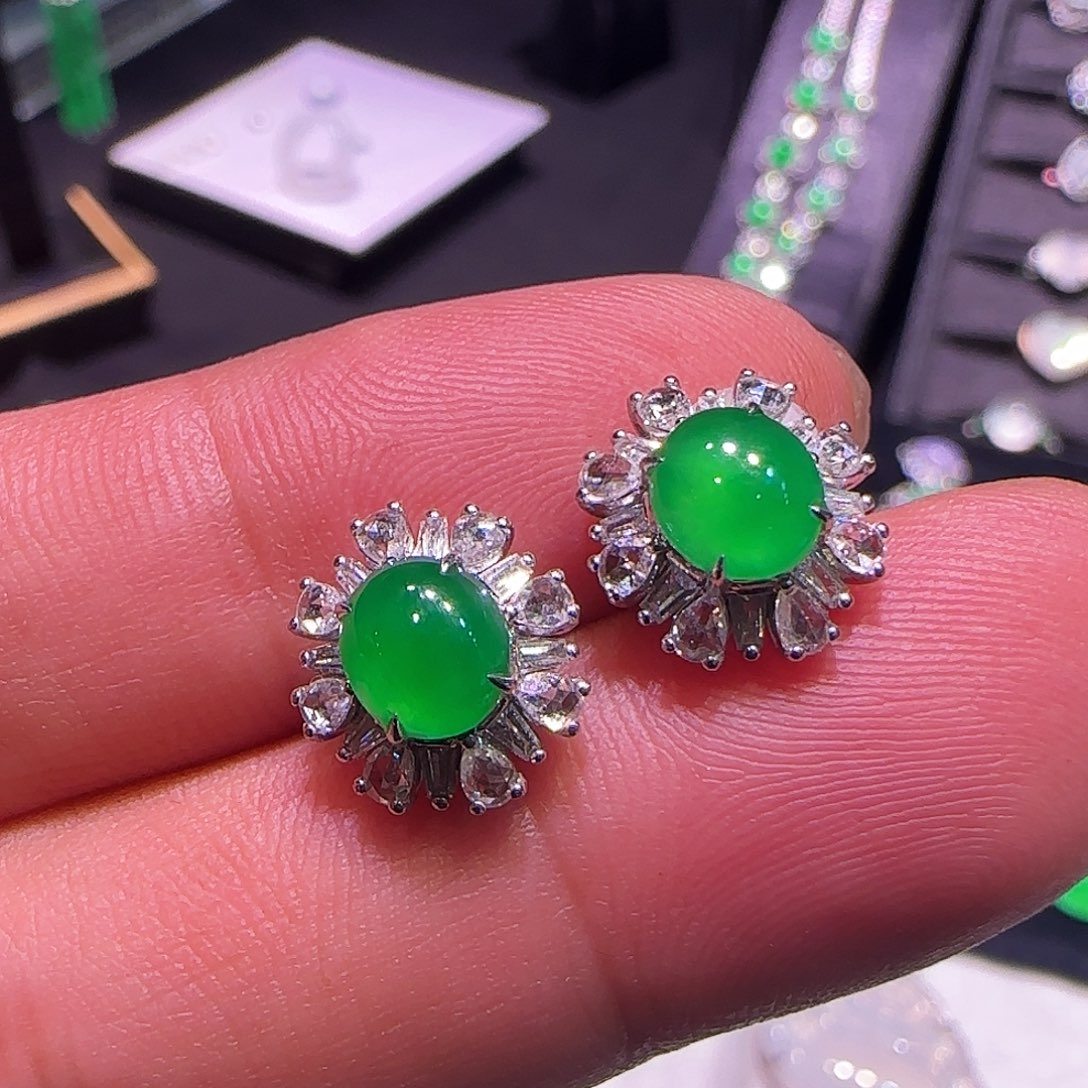 翡翠18K金镶嵌耳饰