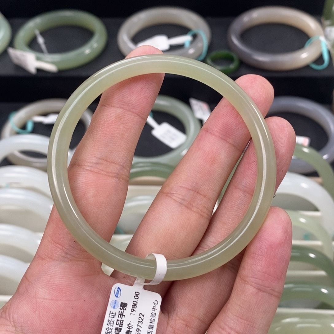 和田玉手镯未镶嵌5758