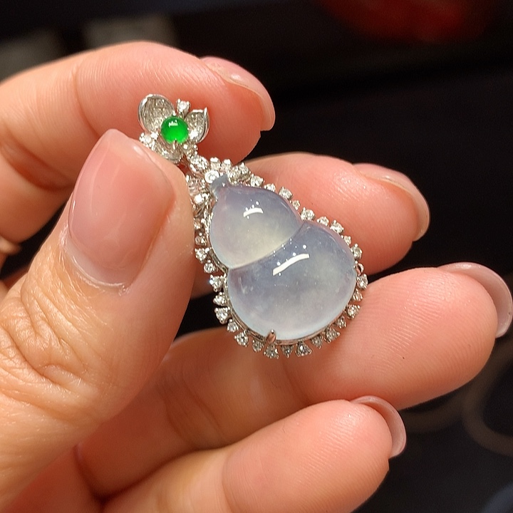 翡翠吊坠(不含链)18K金镶嵌