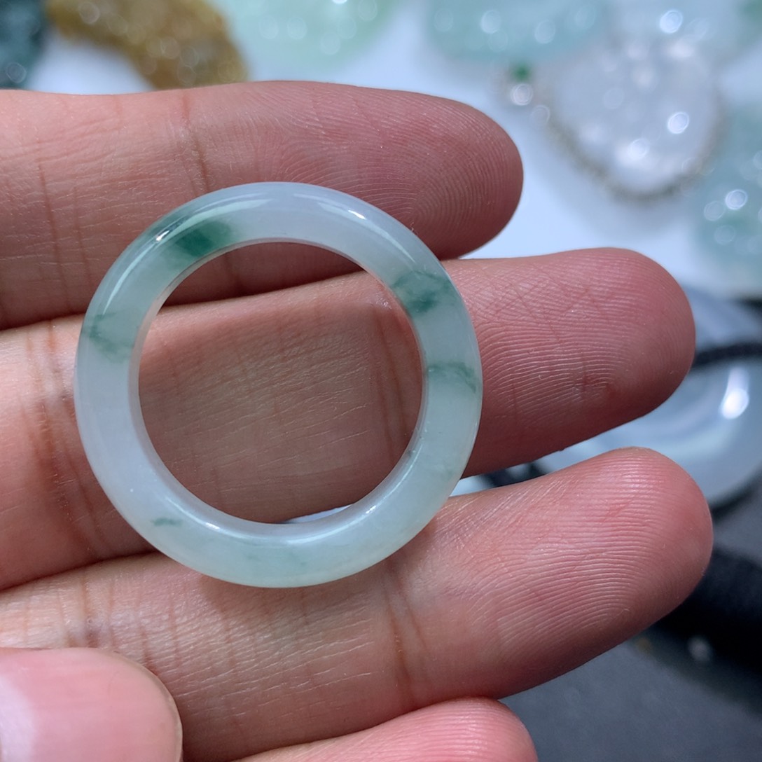 颈饰未镶嵌翡翠翔*、