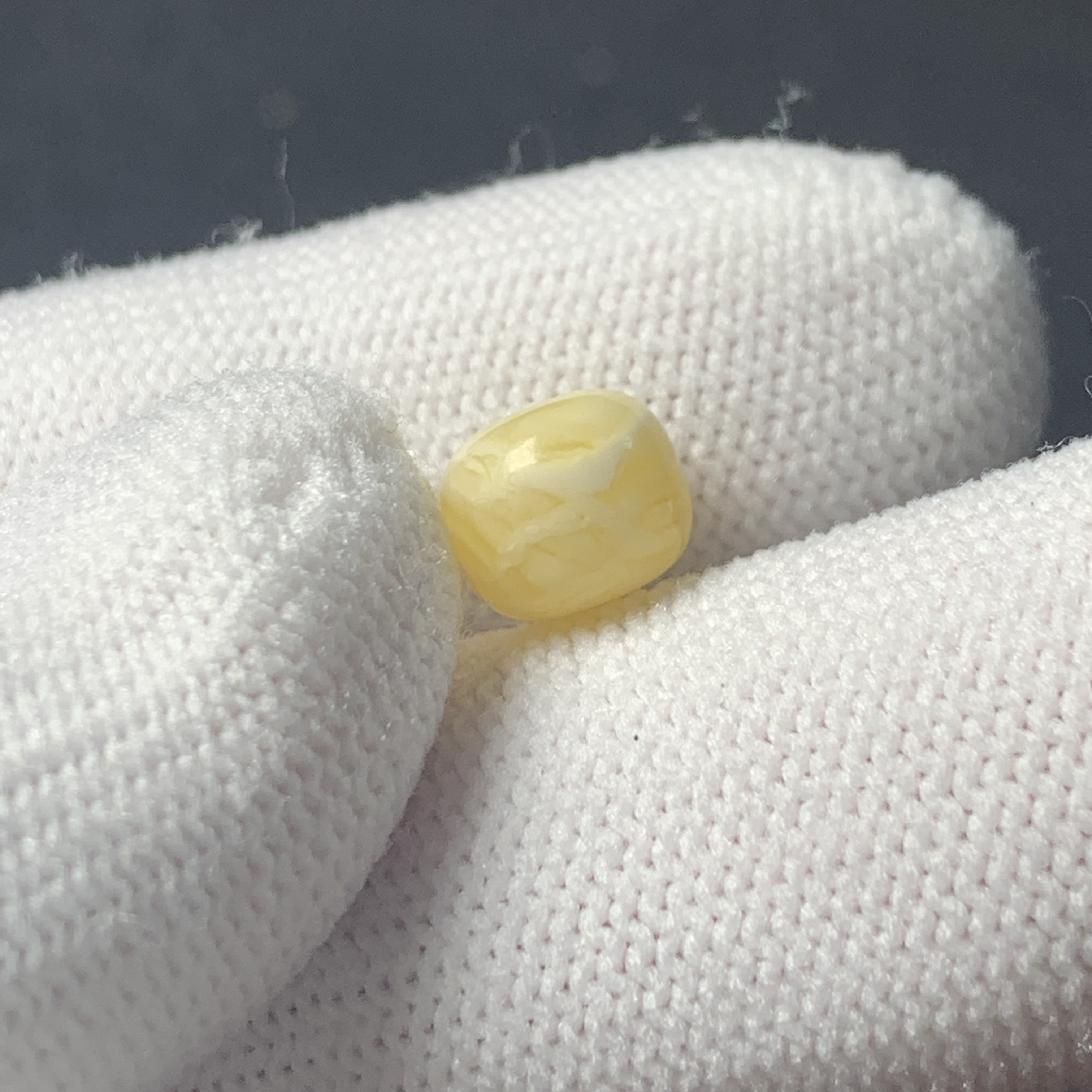 L1558保真原矿俄料尺寸8.2*7.0mm蜜蜡单颗老型单珠隔珠支持复检