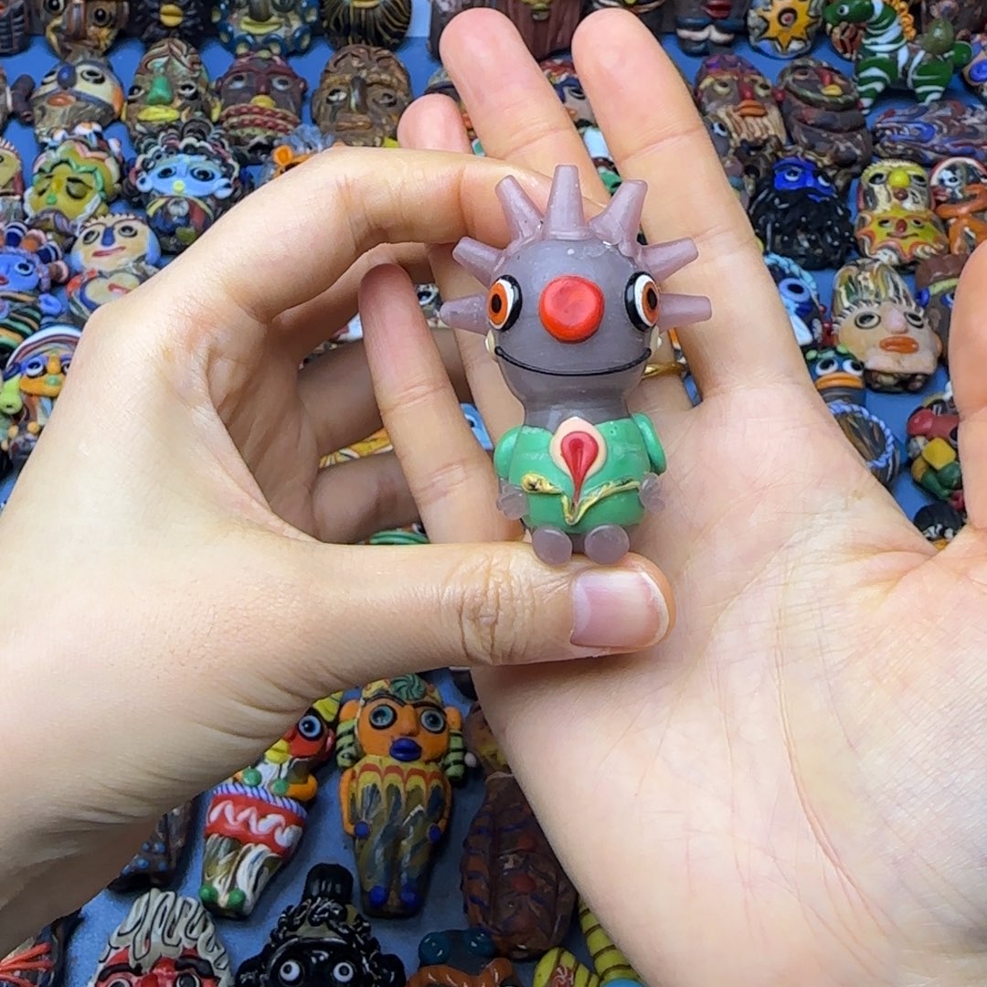 琉璃非金属玻璃颈饰紫色太阳娃一个