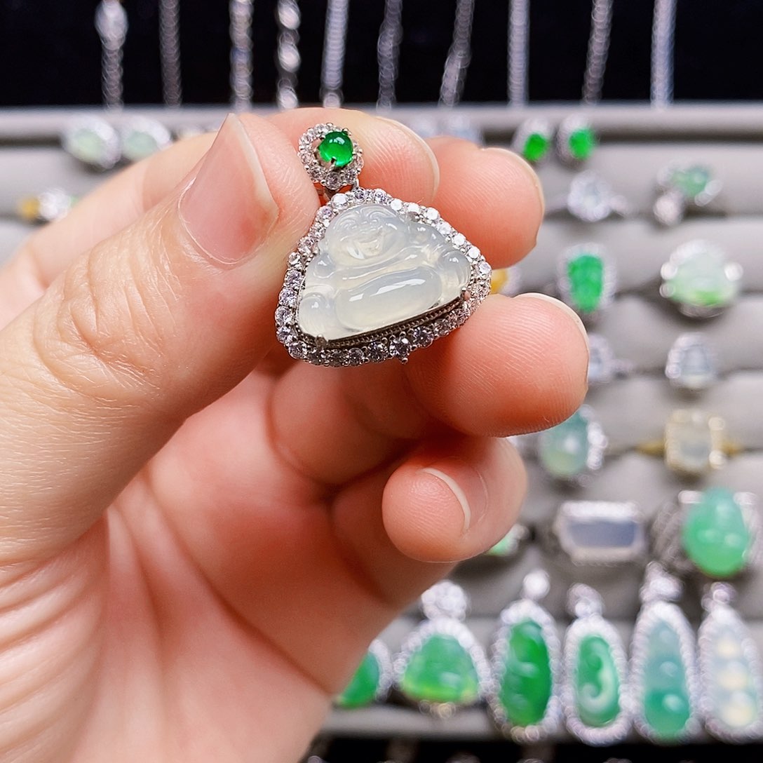 翡翠银S925镶嵌颈饰佛公