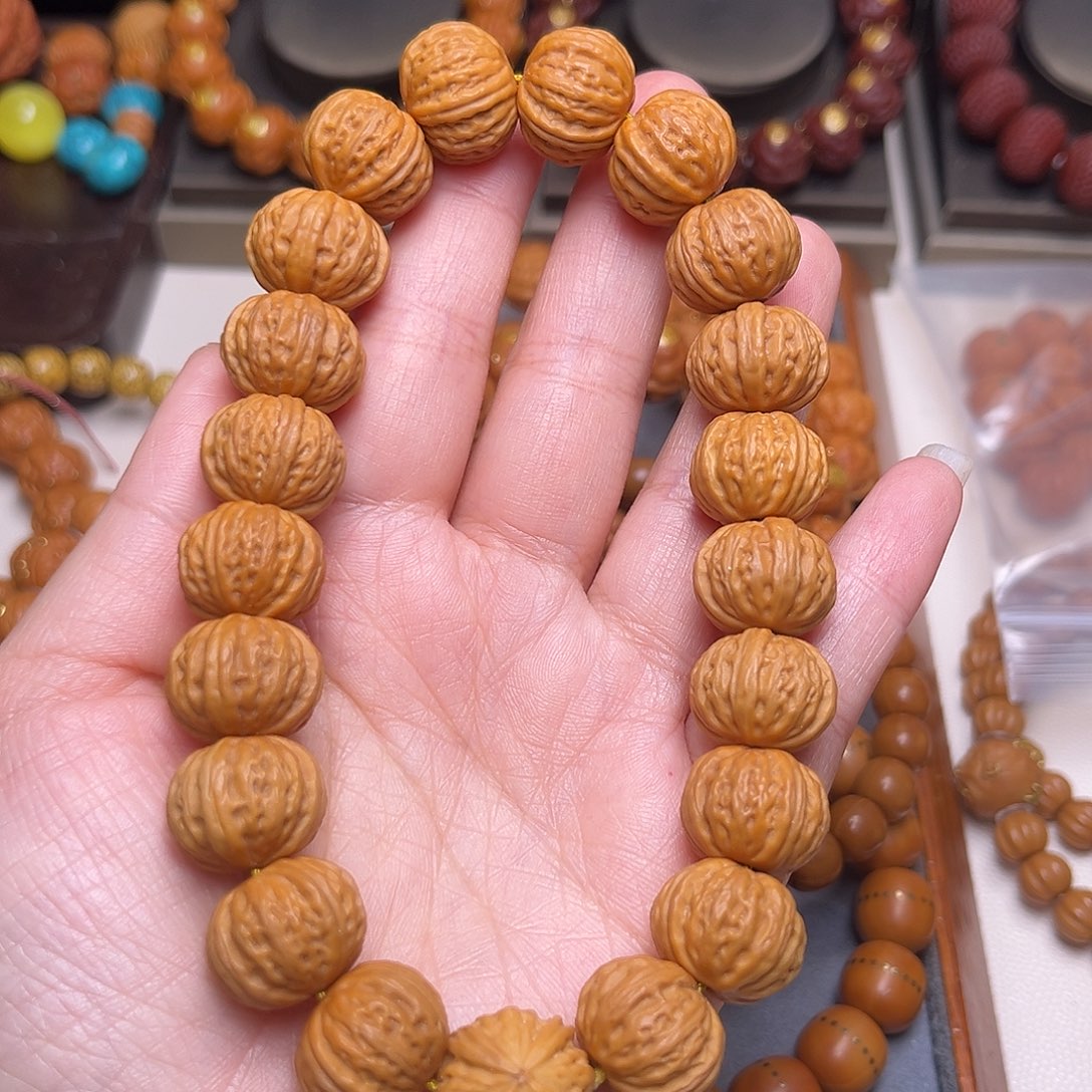 猴头核桃吊坠四棱