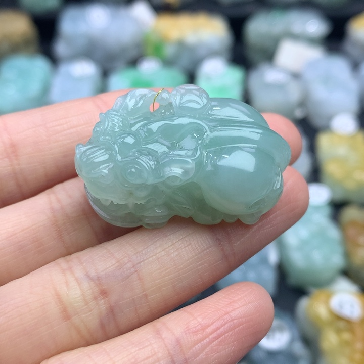 翡翠颈饰未镶嵌天然缅甸A货翡翠貔貅吊坠