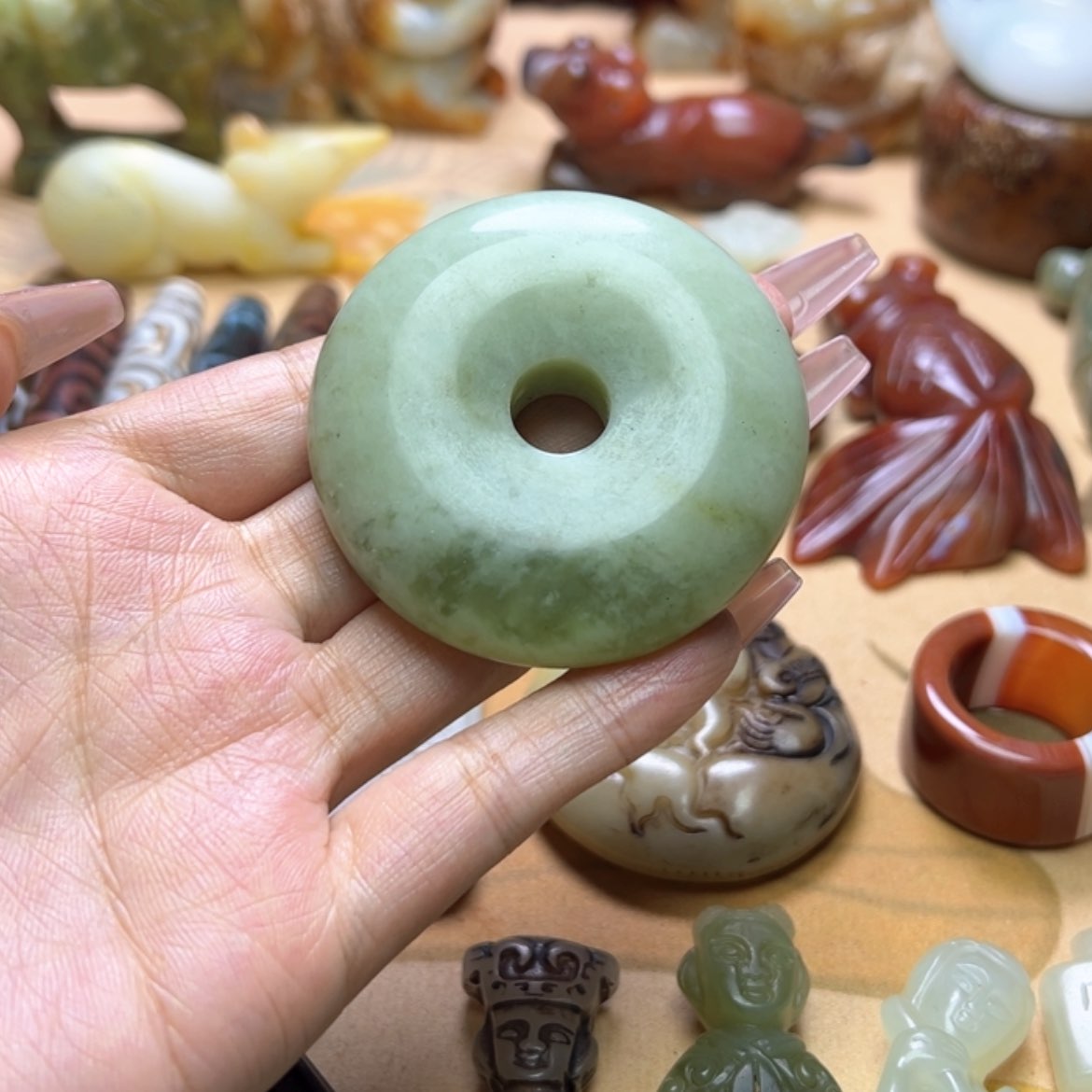 【闪购商品】蛇纹石玉颈饰未镶嵌