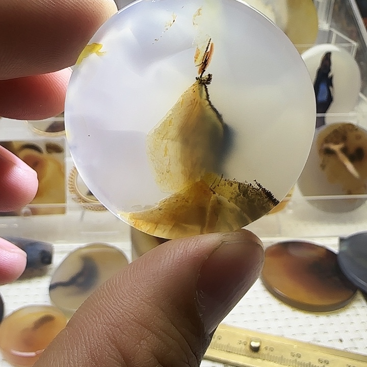 玛瑙/玉髓未镶嵌珠宝奇石