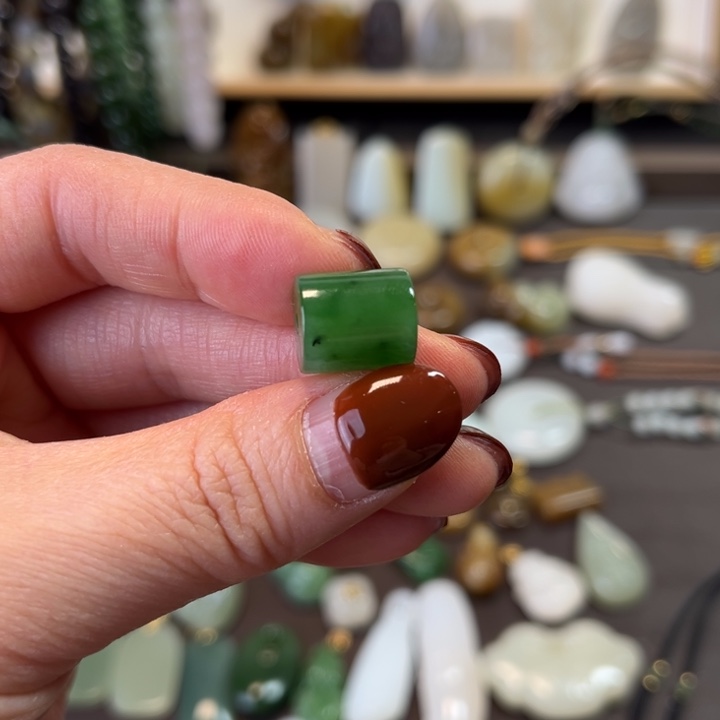 ****️和田玉未镶嵌颈饰路路通