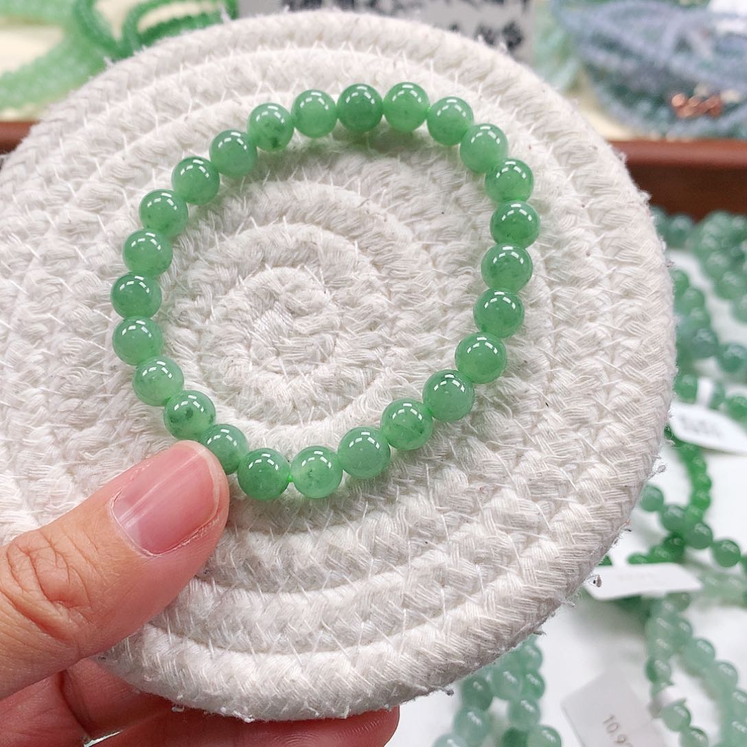 翡翠手链未镶嵌卡7.5 。2999