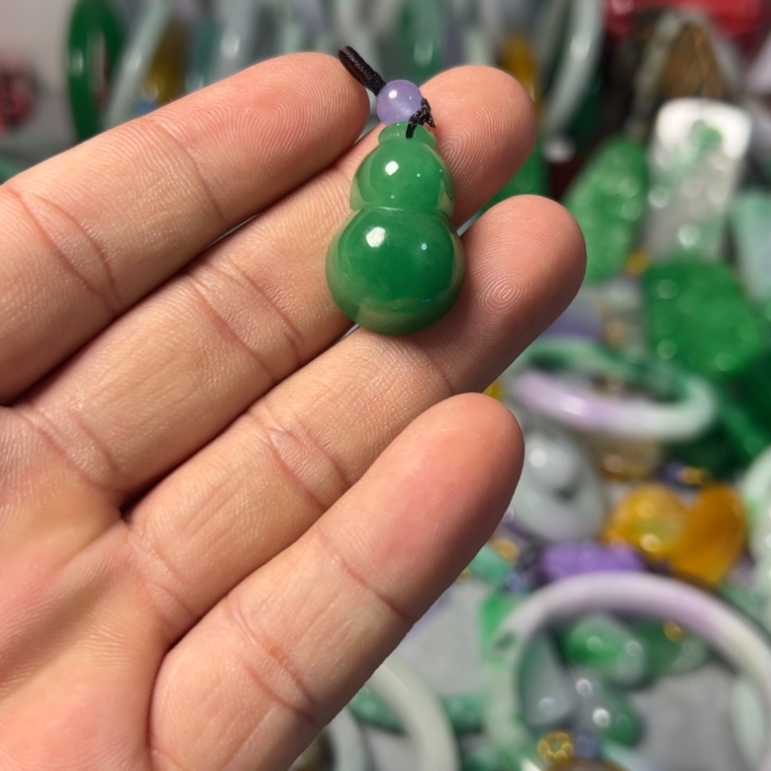 翡翠未镶嵌颈饰吊坠