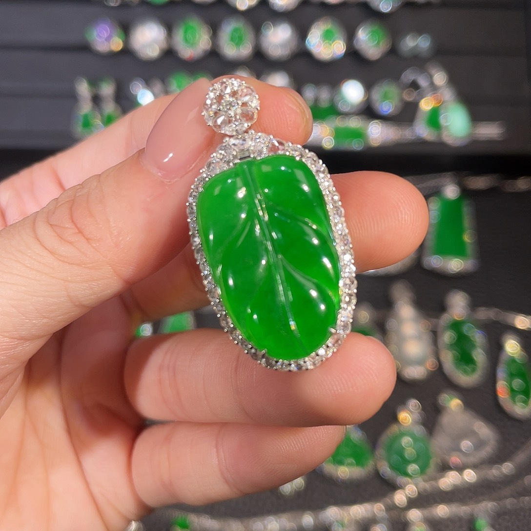 翡翠18K金镶嵌吊坠(不含链)