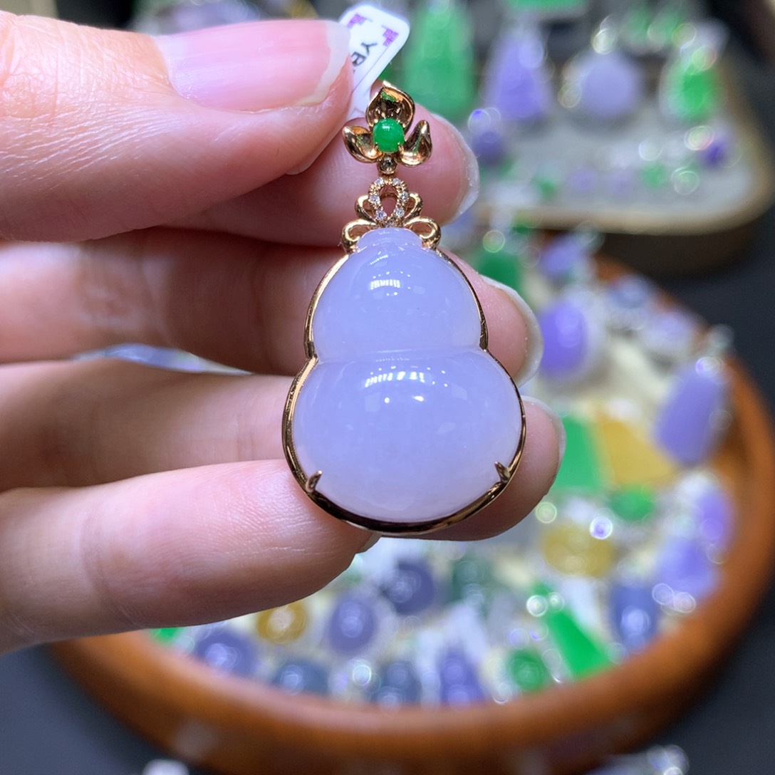 【闪购商品】翡翠颈饰18K金镶嵌翡翠吊坠项链