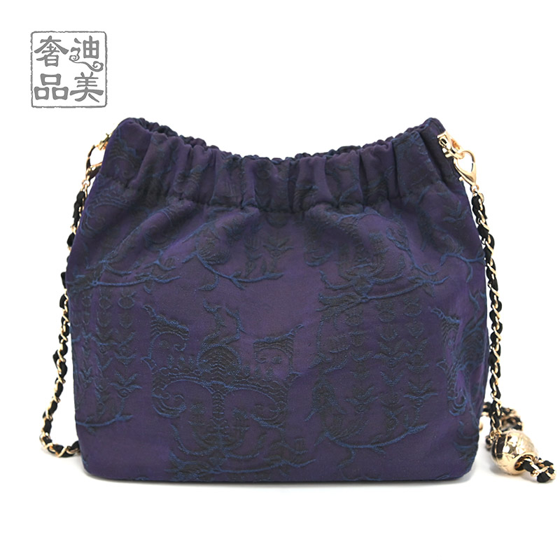七七-(青铜纹样-紫）锦油绸香云纱链条小金球斜挎包20*12*17cm