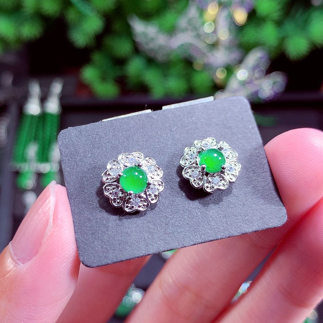 颈饰未镶嵌翡翠天然