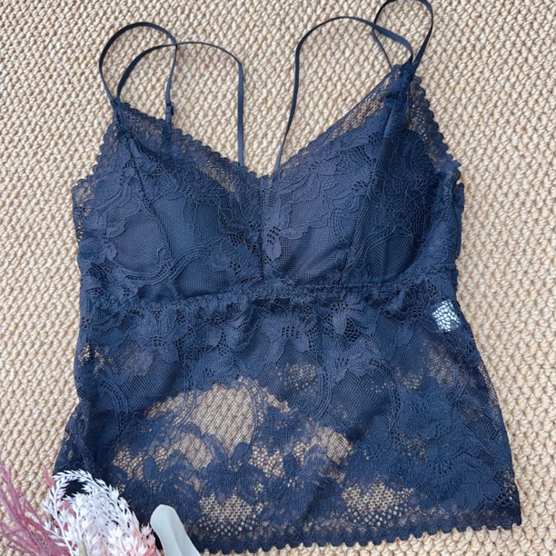 法式女人味蕾丝美背
