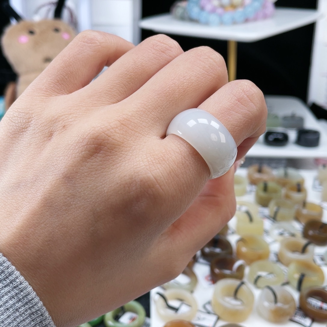 和田玉未镶嵌戒指P98奶白轮胎17.6不退换