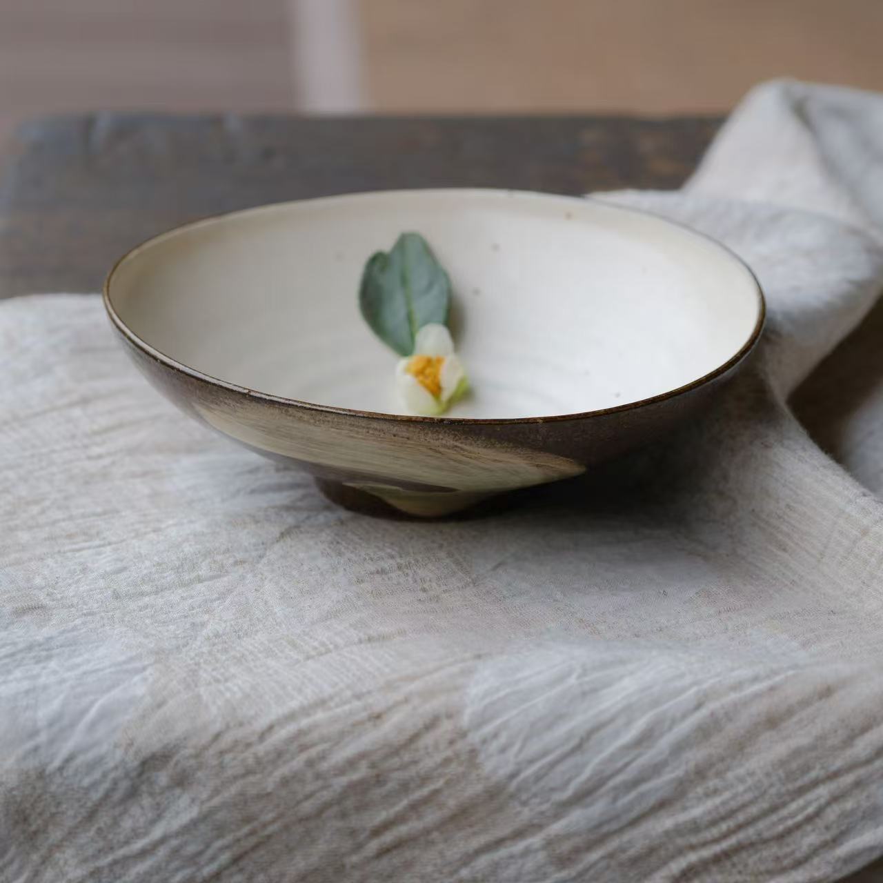 小喜宅 （微瑕）飞天月亮盘（口径18cm）