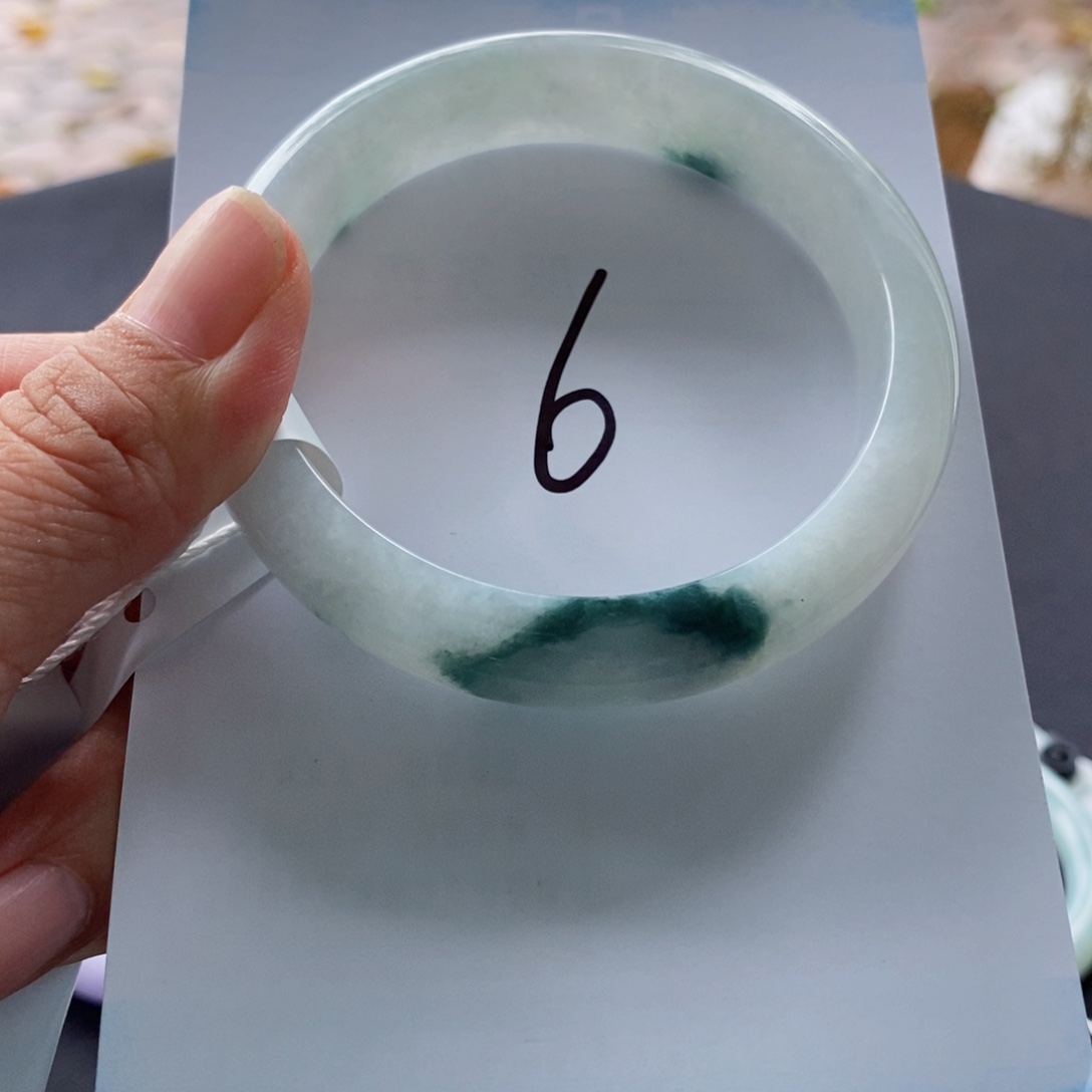 翡翠未镶嵌手镯飘花手镯