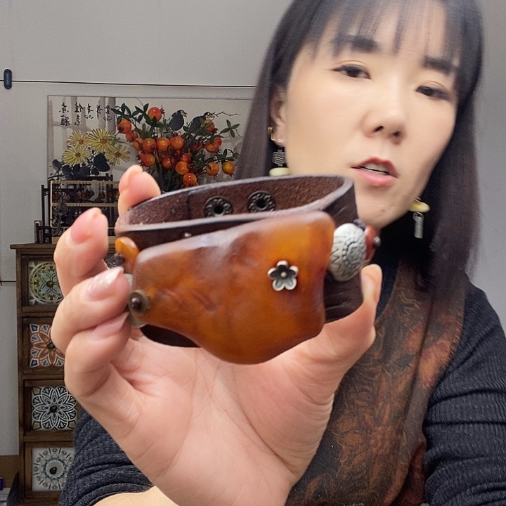 蜜蜡手镯未镶嵌手镯